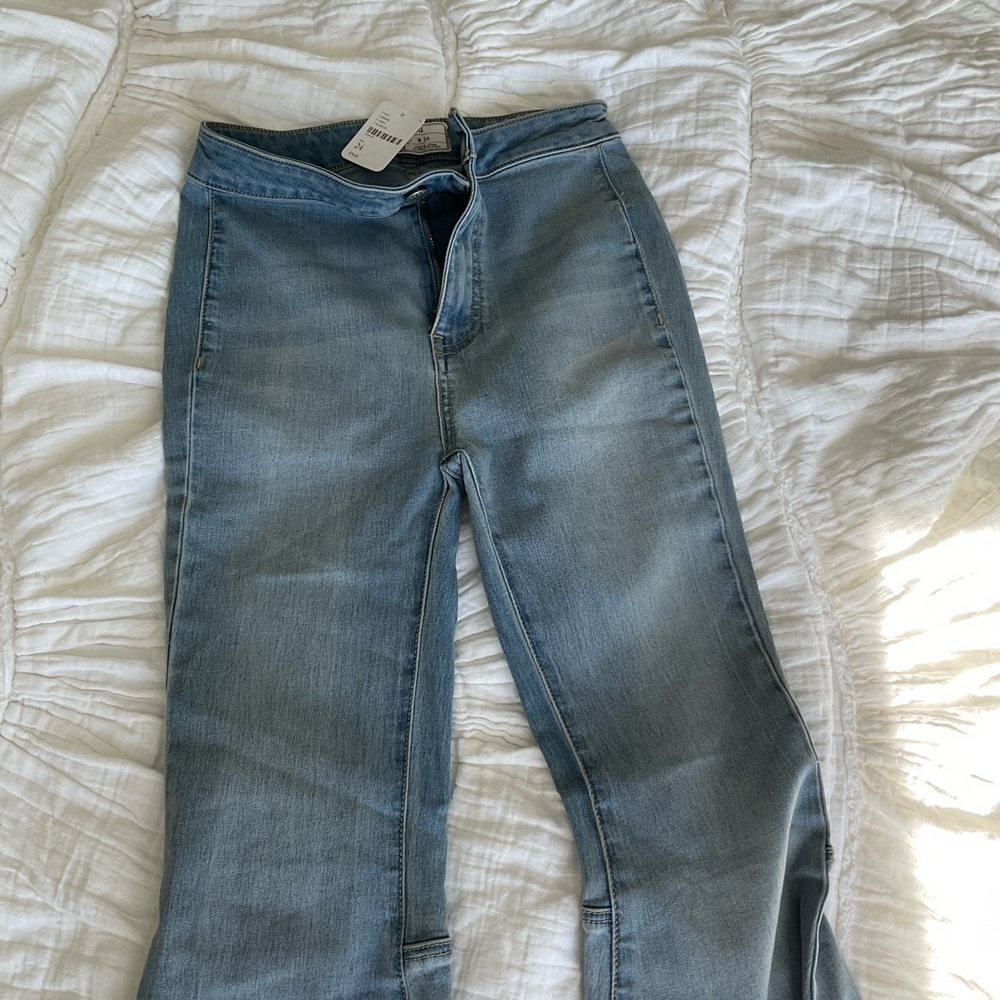 New with Tags Free People Just Float On Flare Jeans Bermondsy Blue - Picture 3 of 6